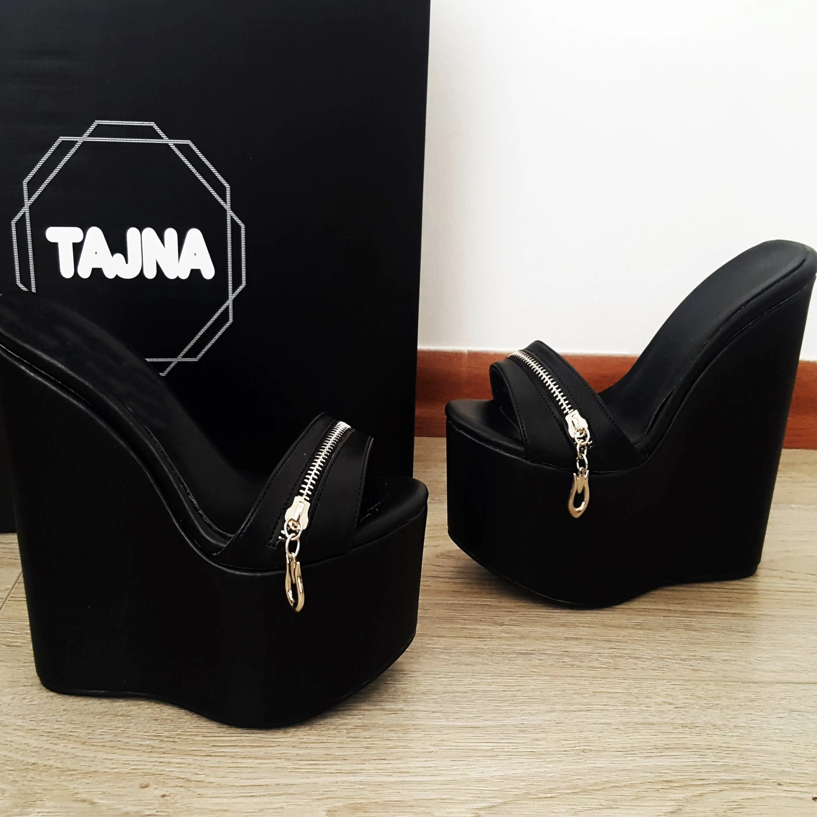 Black Zipper Peep Toe 16 cm Heel Wedge Mules