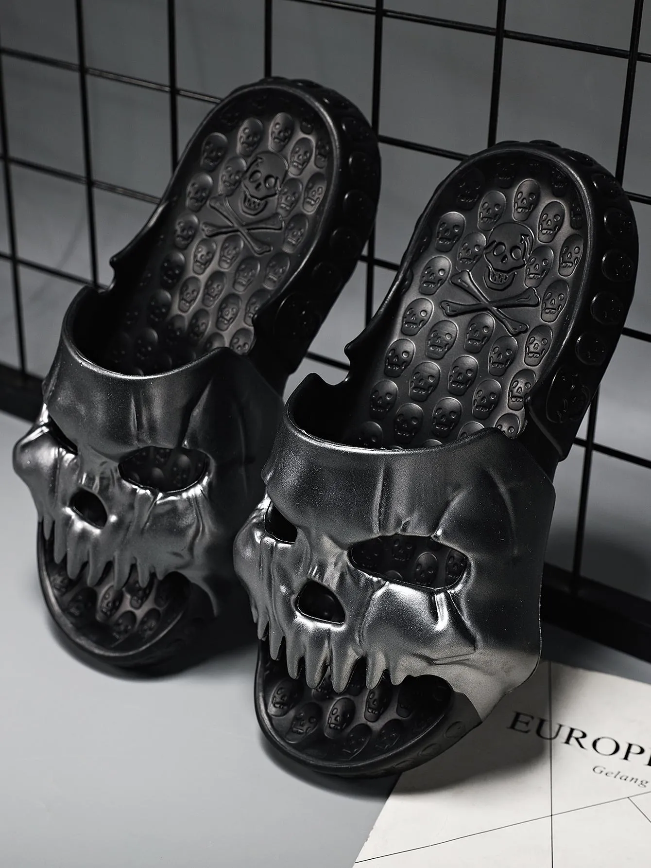 Men Skull Design Slippers, Fashionable Outdoor Silver EVA Slippers