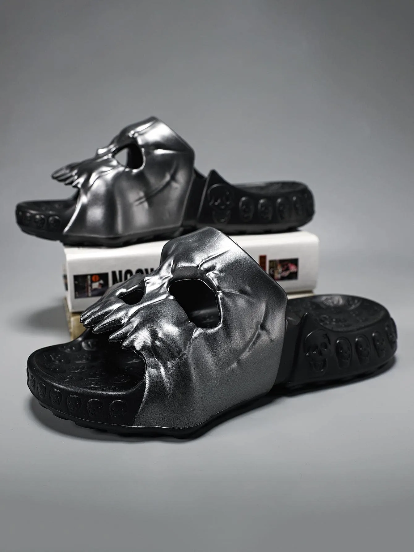 Men Skull Design Slippers, Fashionable Outdoor Silver EVA Slippers